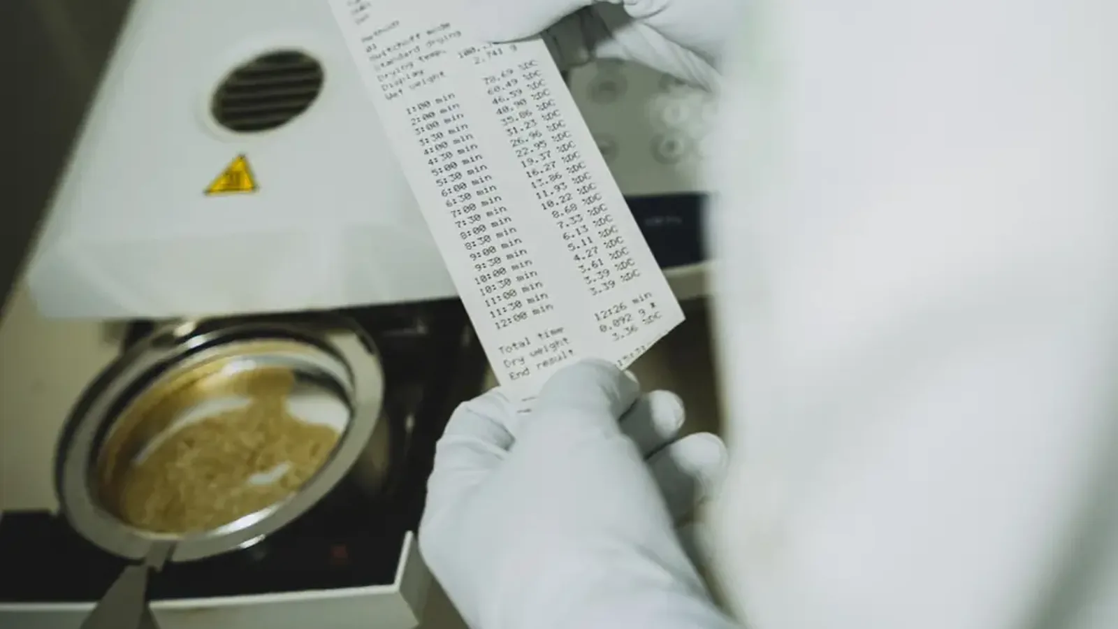 Rezultat meritve na halogenskem analizatorju vlage v GoMushroom laboratoriju